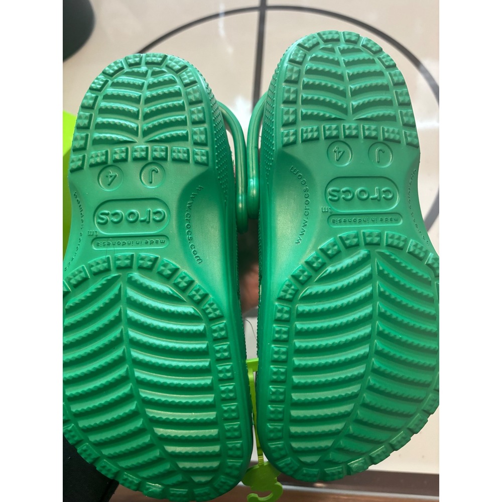 Crocs Classic Clog K Green Kids Shoes 206991-3WH Size J4 NEW - Picture 3 of 4